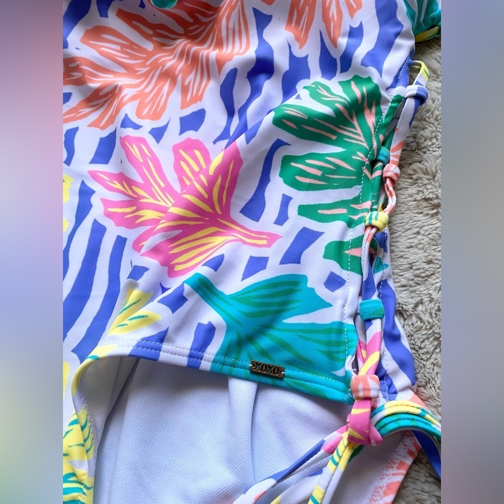 XOXO One Piece Tropical Bathing Suit 🏝️ - Picture 3 of 10